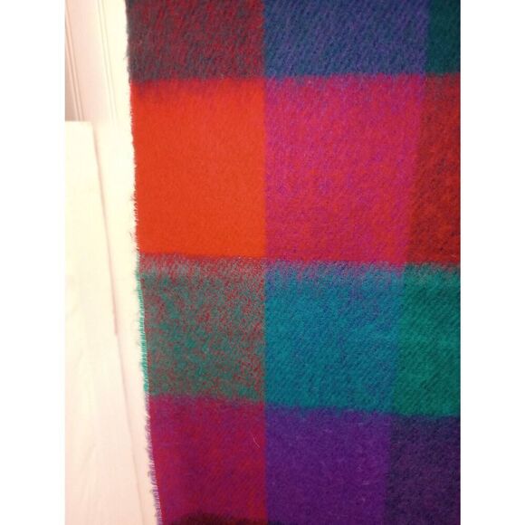 Vintage red, blue and green plaid scarf made in Japan - Picture 3 of 4